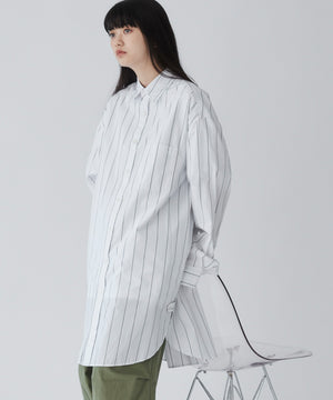 ホワイト系ストライプ モデル：165cm M着用