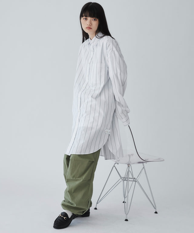 ホワイト系ストライプ モデル：165cm M着用