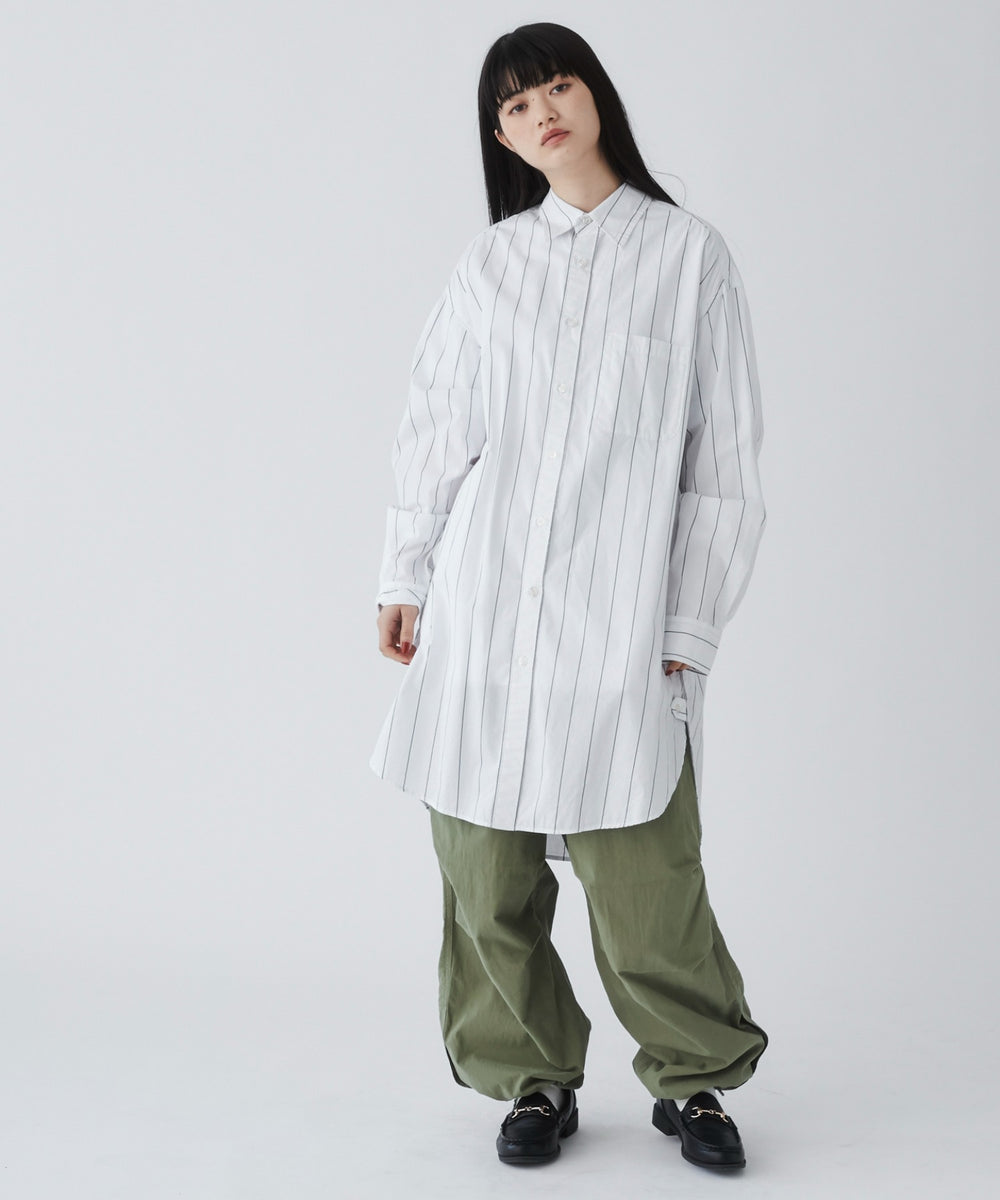 ホワイト系ストライプ モデル：165cm M着用