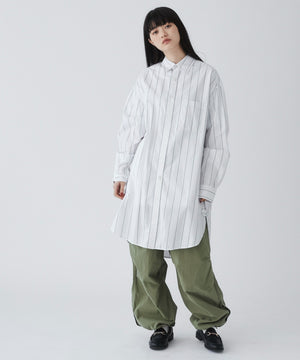 ホワイト系ストライプ モデル：165cm M着用