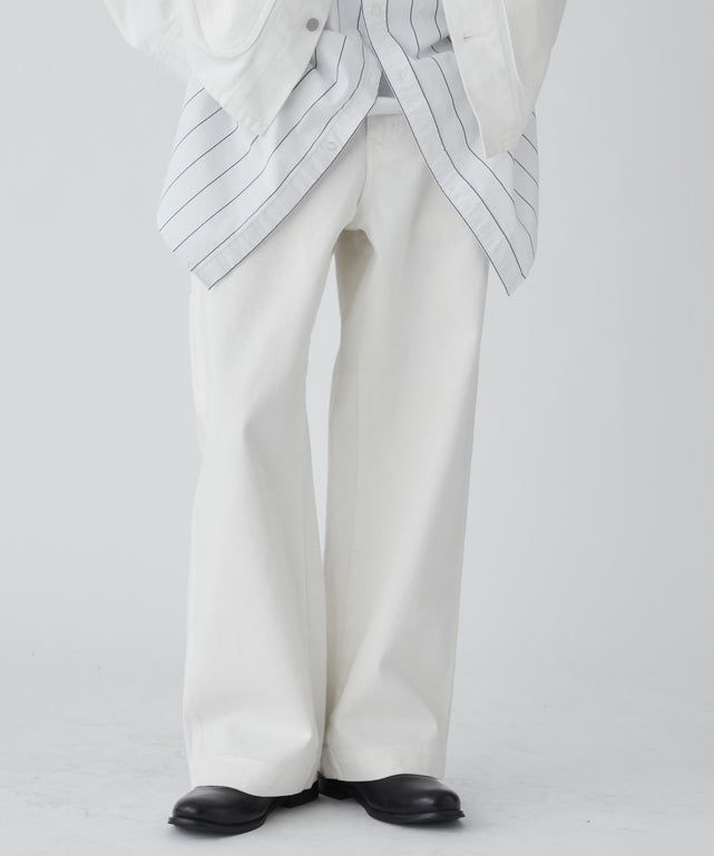 ホワイト モデル：181cm L着用