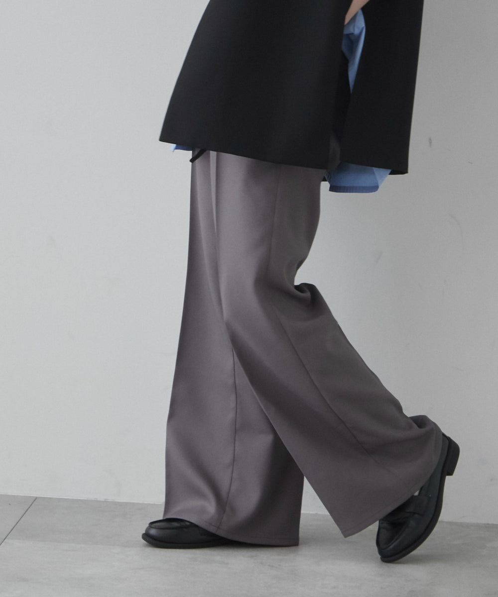 グレー モデル：165cm M着用