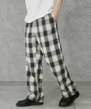 ホワイトチェック1 モデル:183cm L着用