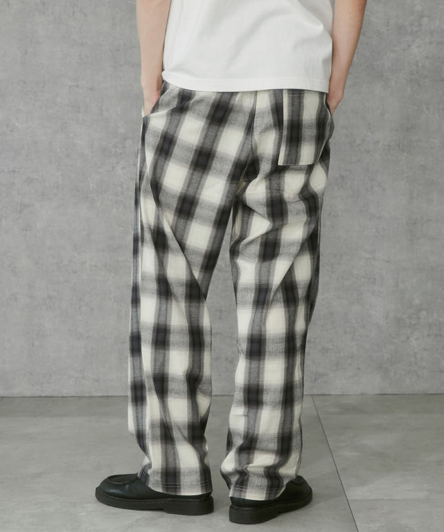 ホワイトチェック1 モデル:183cm L着用