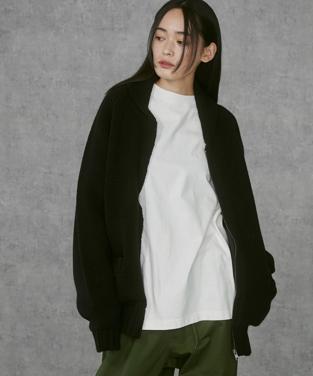 ブラック モデル：168cm M着用