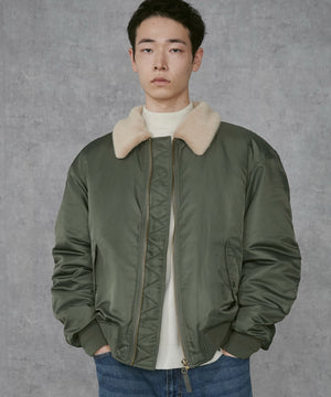 カーキ モデル：183cm L着用