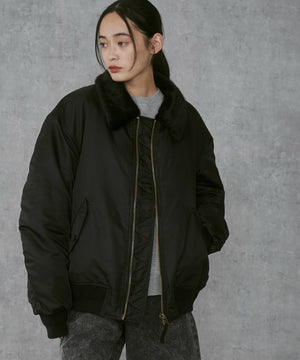 ブラック モデル：168cm M着用