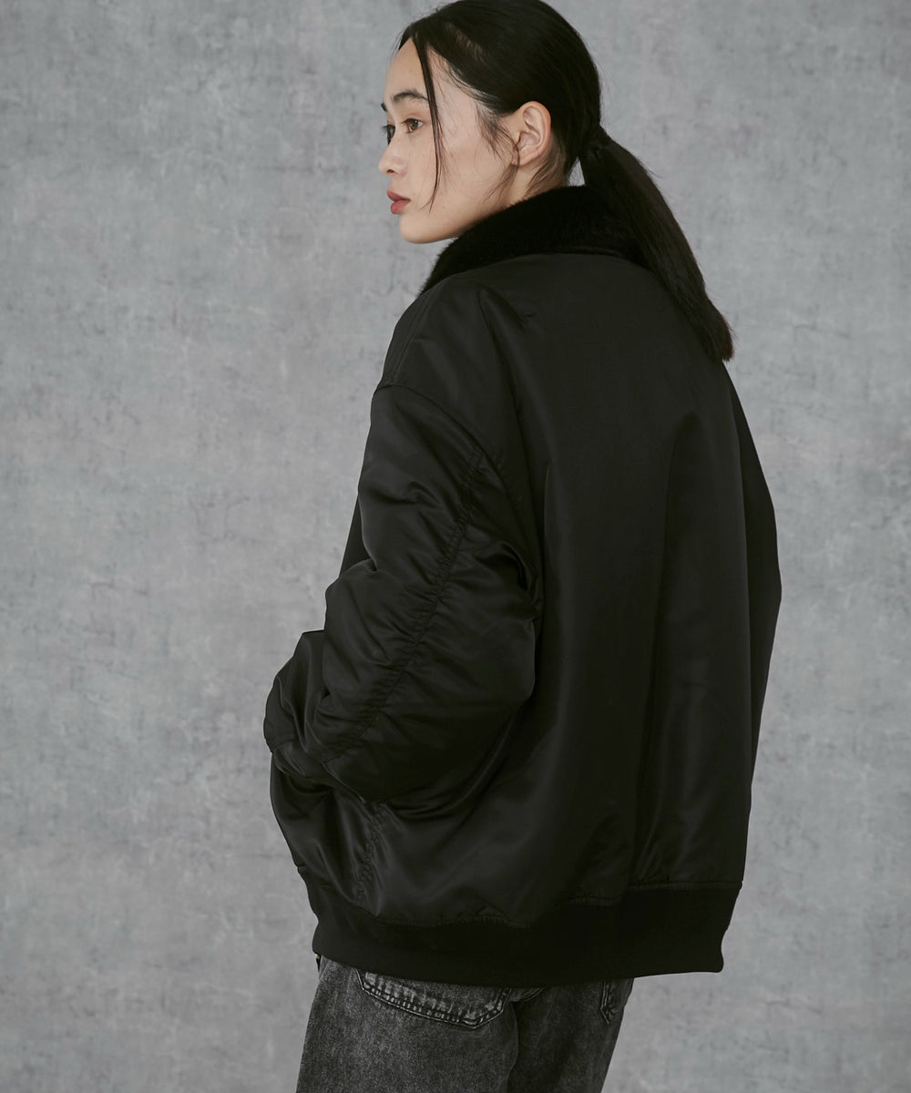 ブラック モデル：168cm M着用