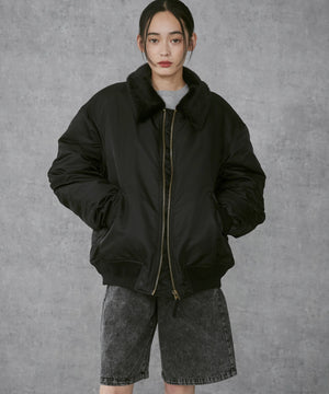 ブラック モデル：168cm M着用