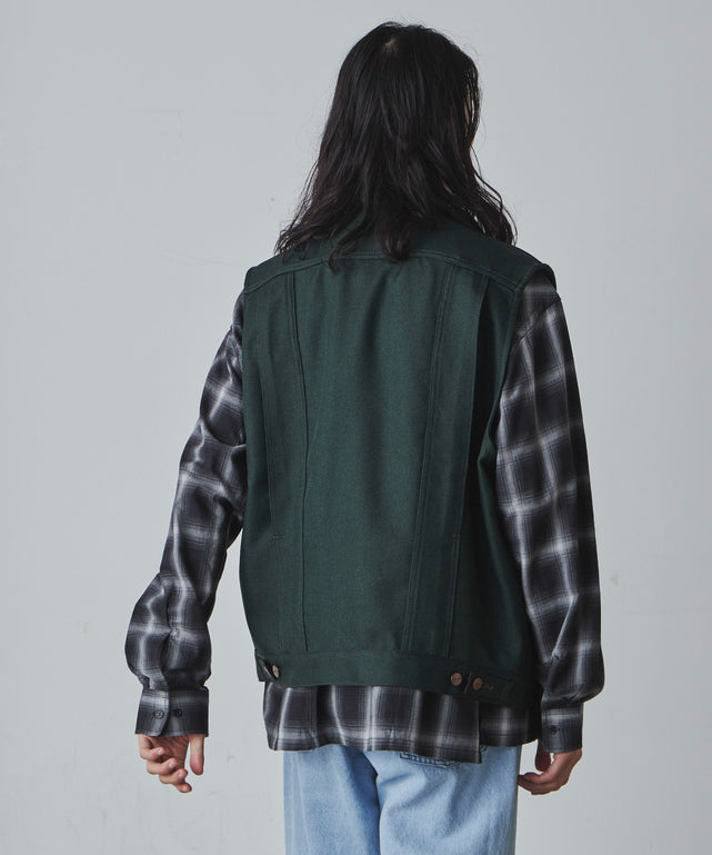 Dグリーン モデル：181cm L着用