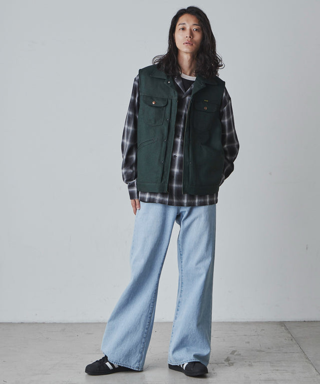 Dグリーン モデル：181cm L着用