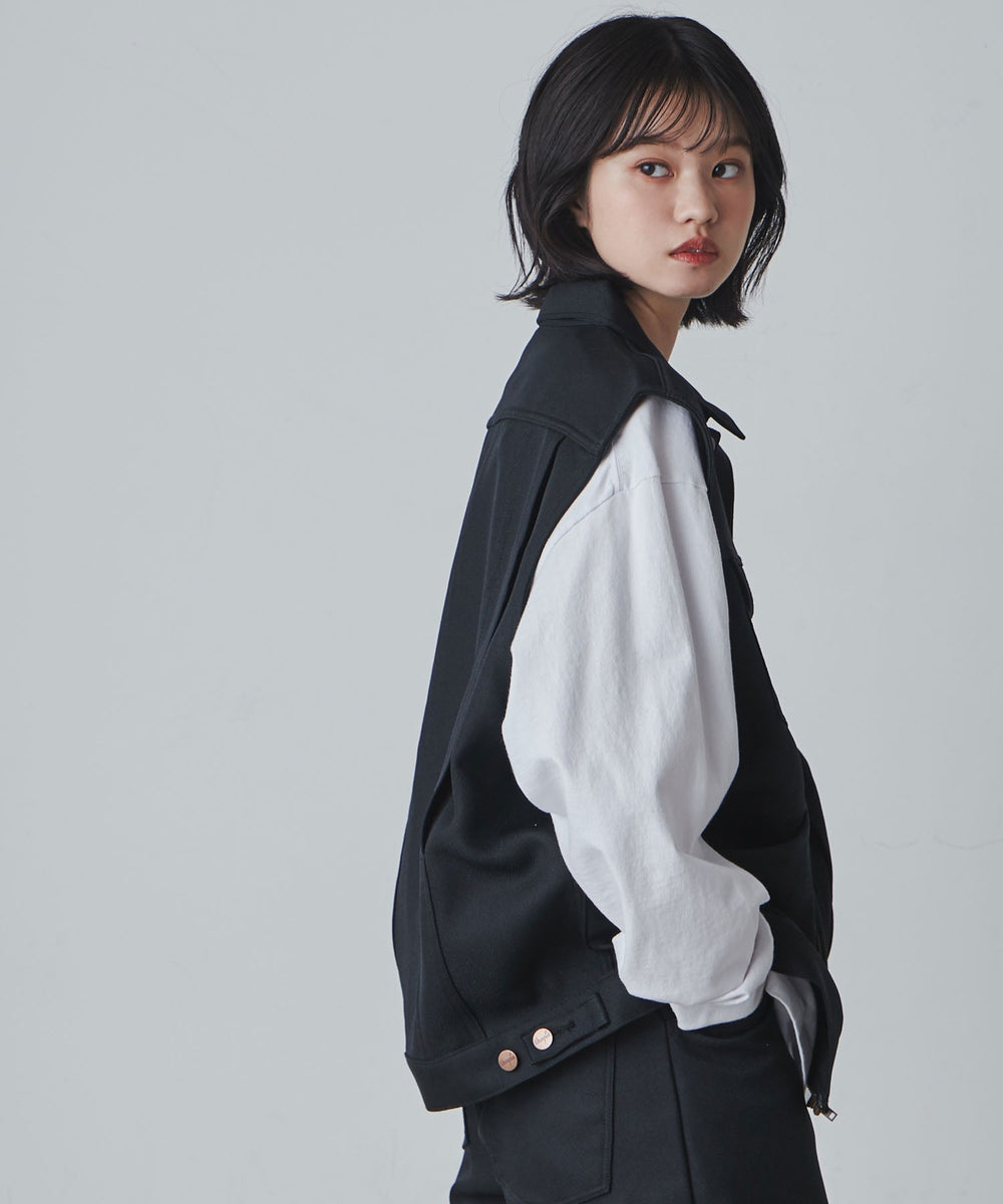 ブラック モデル：170cm L着用