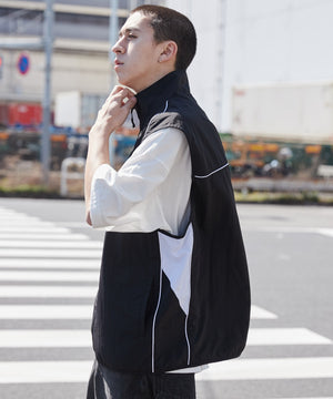 ブラック モデル：176cm L着用