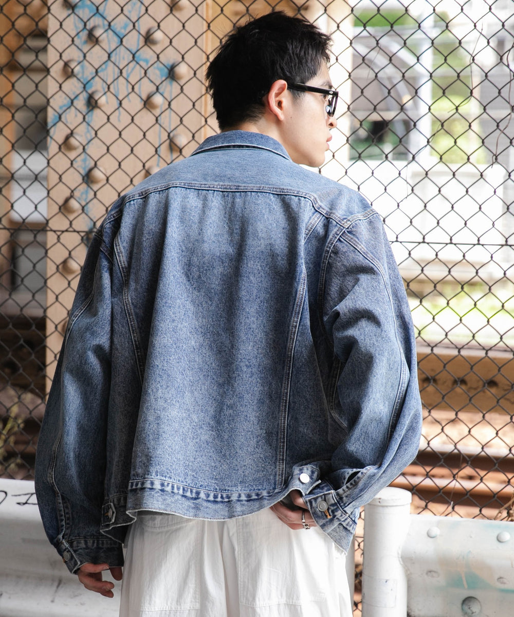 デニム淡加工 モデル：180cm L着用