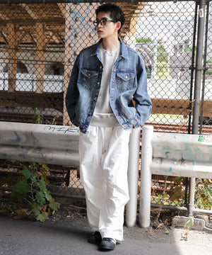 デニム淡加工 モデル：180cm L着用