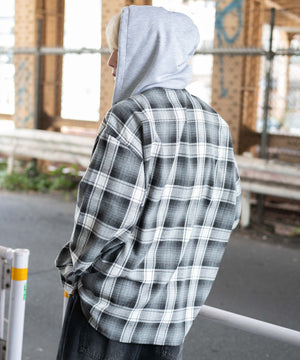 ブラックチェック1 モデル：175cm L着用