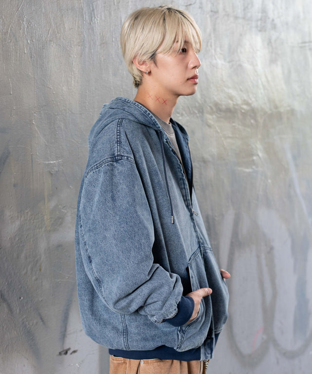 デニム淡加工 モデル：175cm L着用