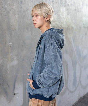 デニム淡加工 モデル：175cm L着用