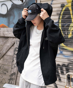 ブラック モデル：175cm L着用