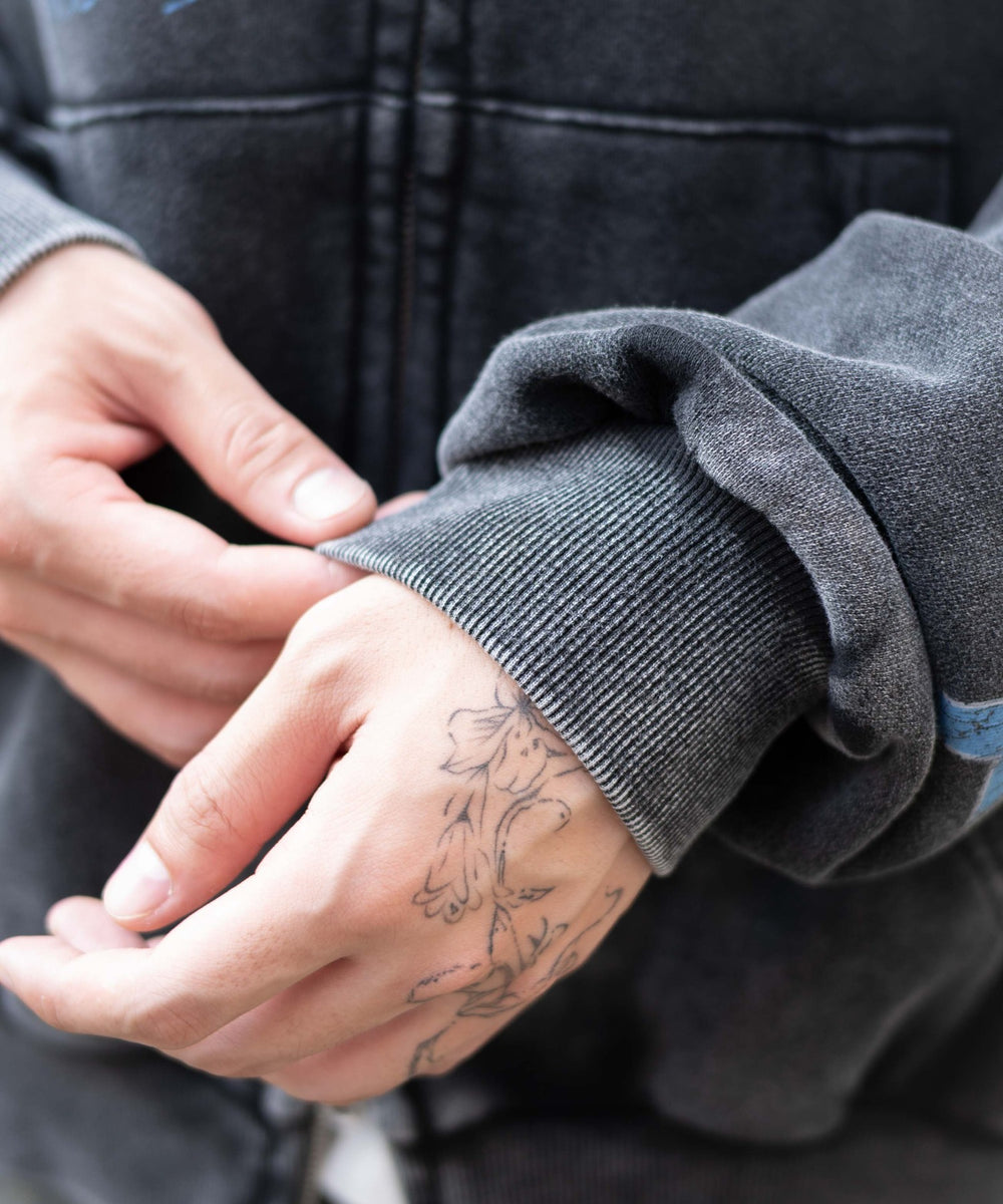 パウダーブリーチグラフィックZIPパーカー