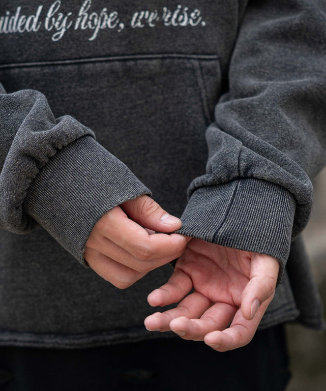 ヴィンテージグラフィックキーネックプルパーカー