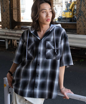 ブラックチェック1  モデル：175cm L着用