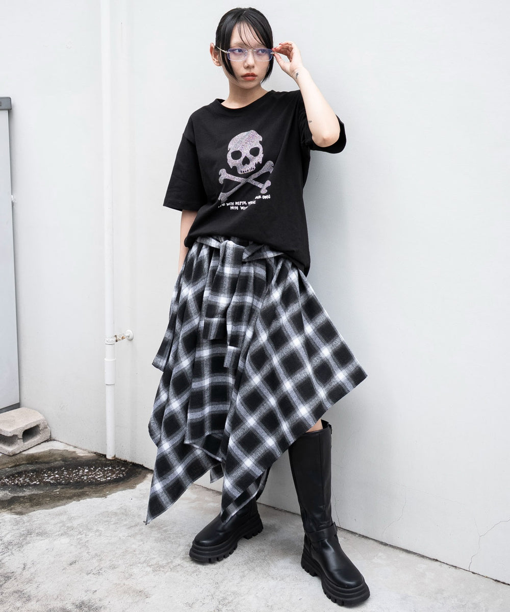 柄１　モデル：159cm M着用