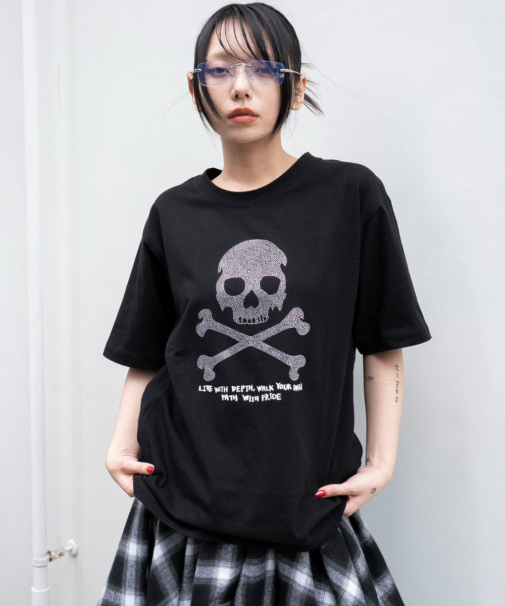 柄１　モデル：159cm M着用