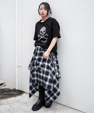 柄１　モデル：159cm M着用