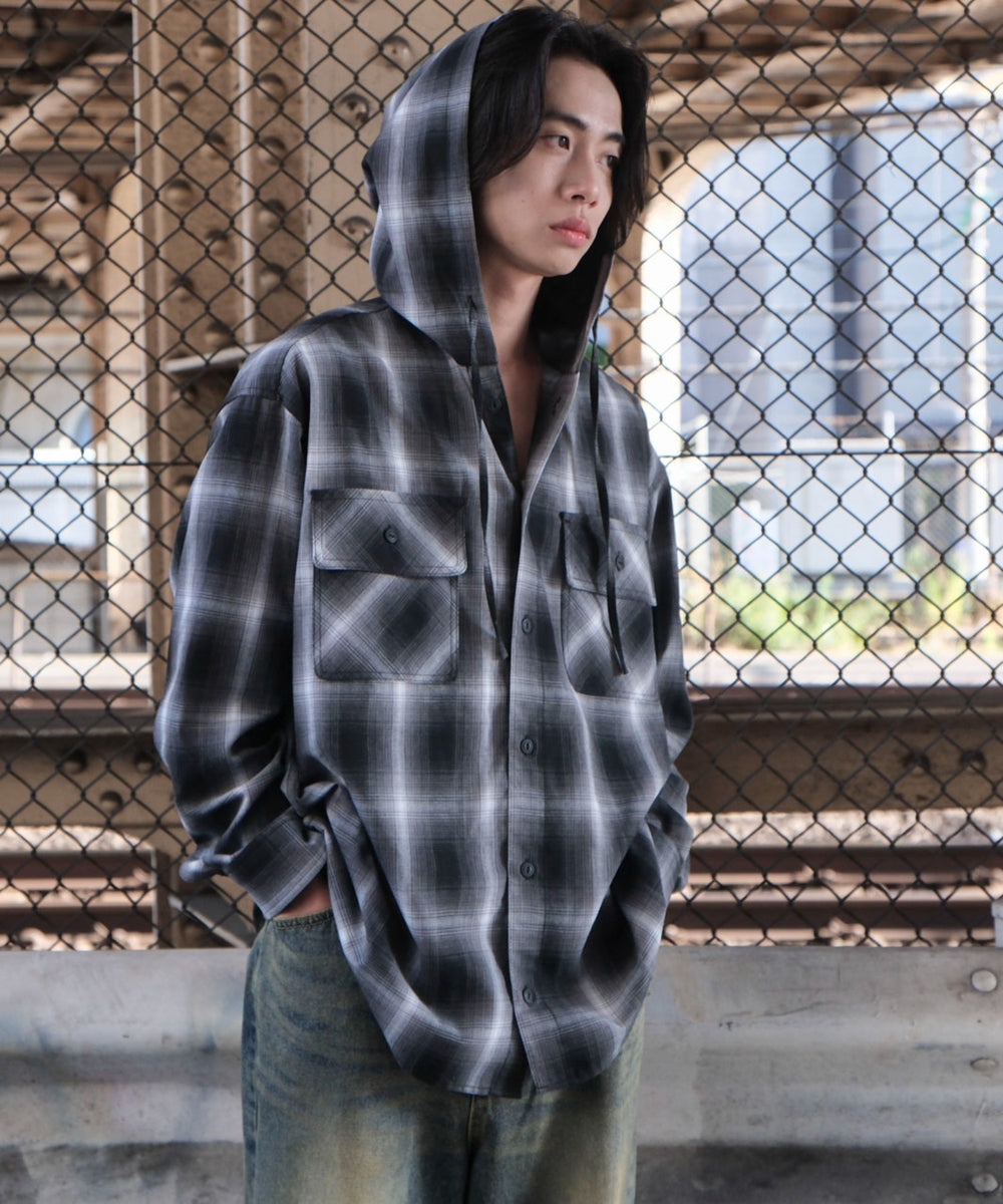 ブラックチェック1　モデル:175cm L着用