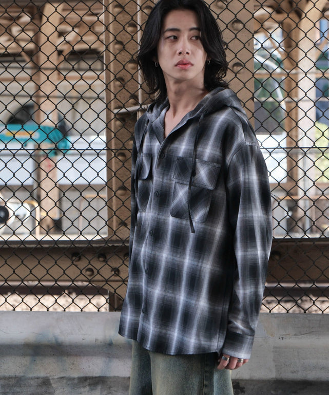 ブラックチェック1　モデル:175cm L着用