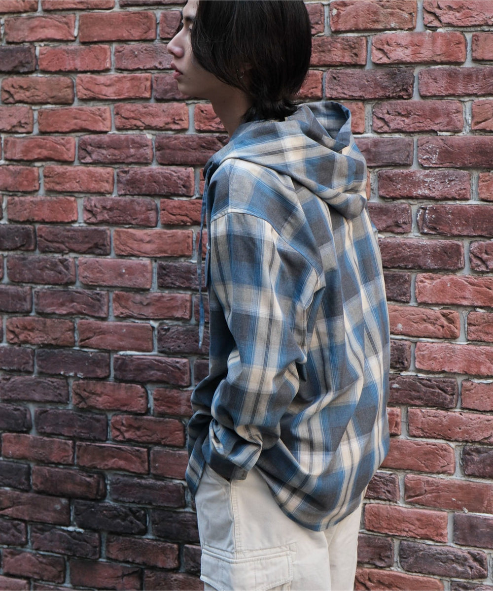 ブルーチェック1　モデル:175cm L着用