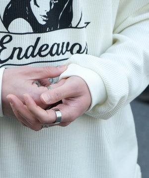 オフホワイト　モデル:175cm L着用