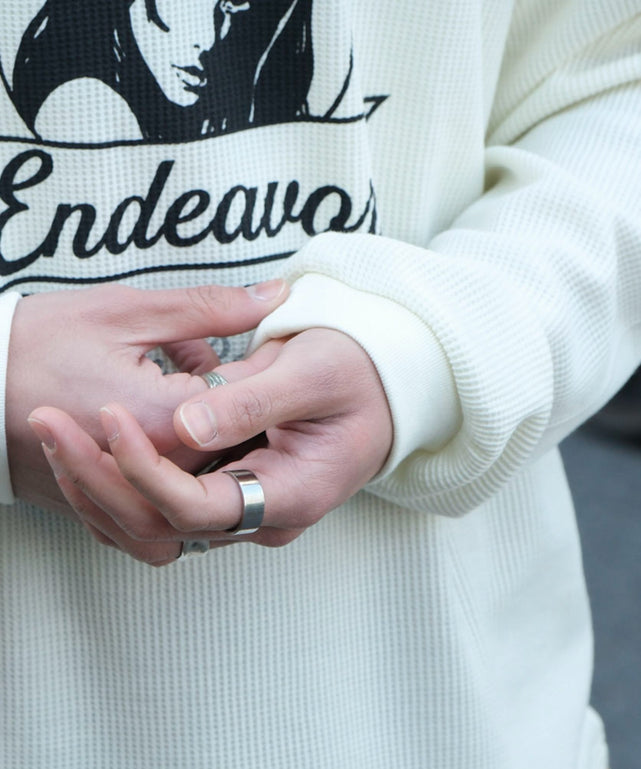 オフホワイト　モデル:175cm L着用