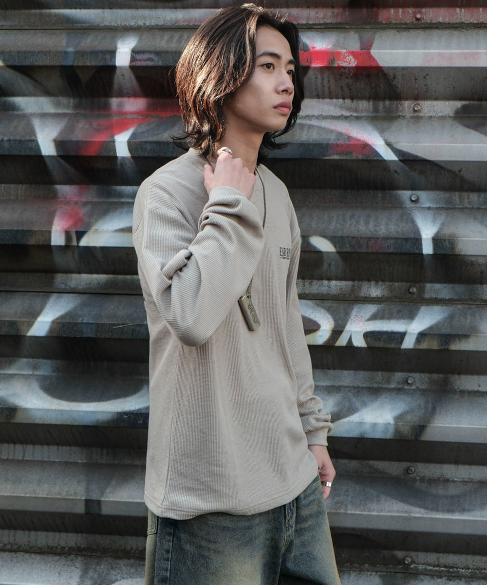 ベージュソノタ　モデル:175cm L着用