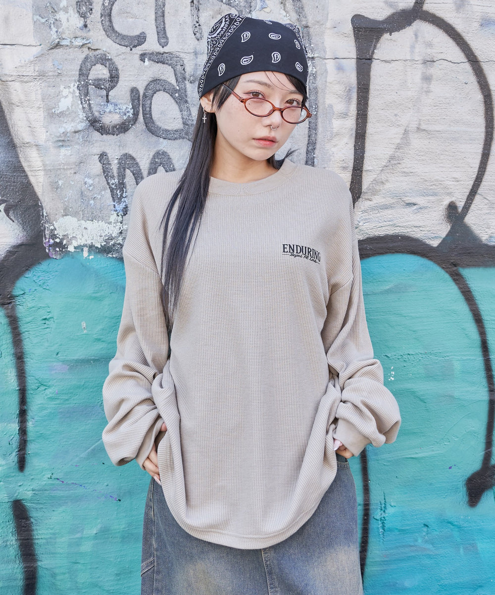 ベージュソノタ　モデル:159cm L着用