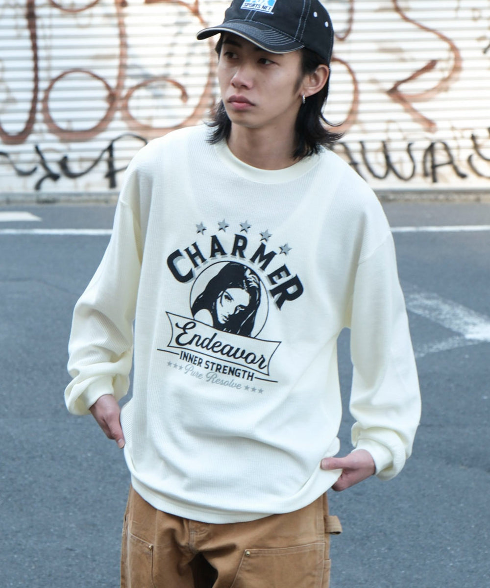 オフホワイト　モデル:175cm L着用