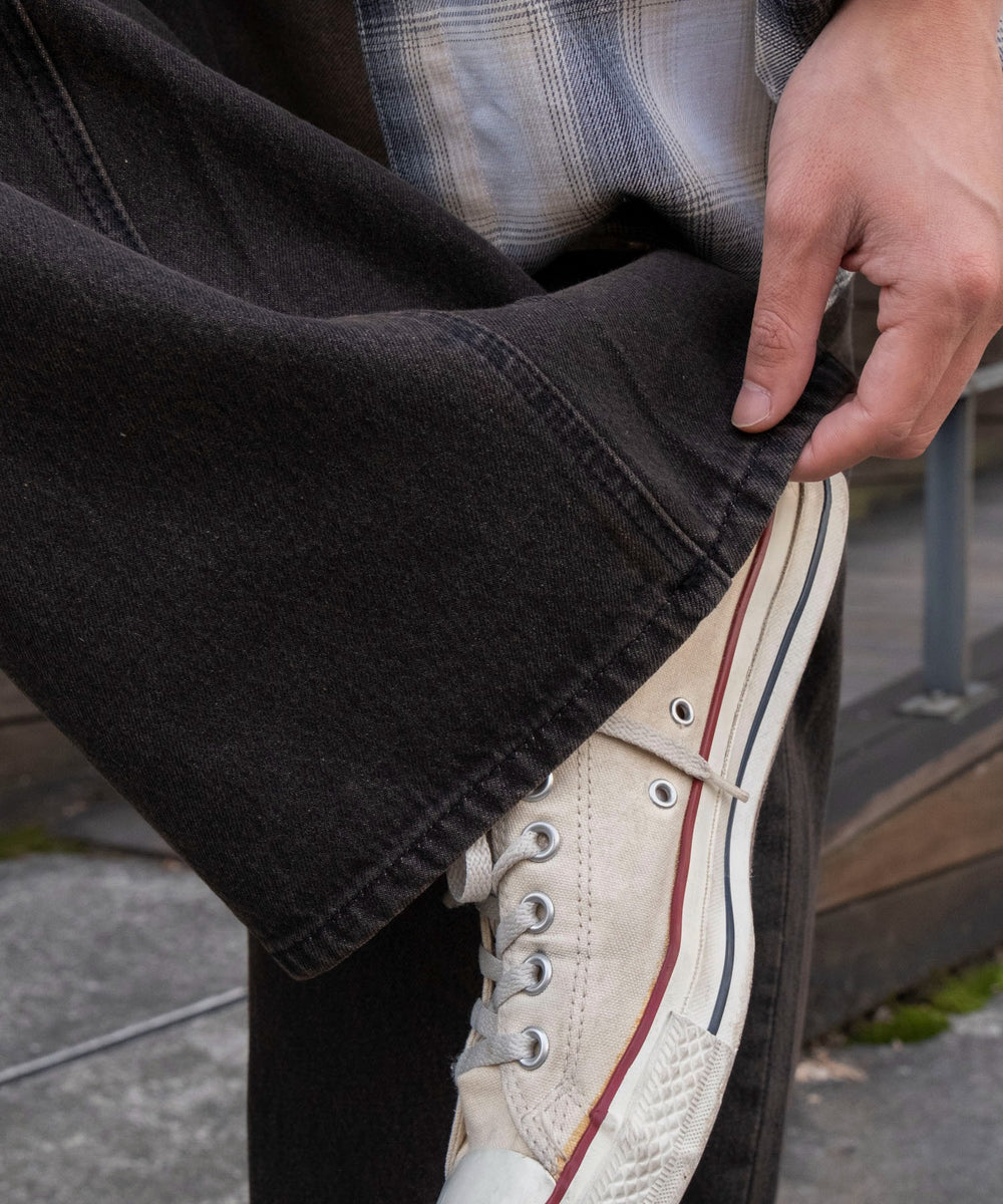 スーパーバギ－スタッズデニムパンツ