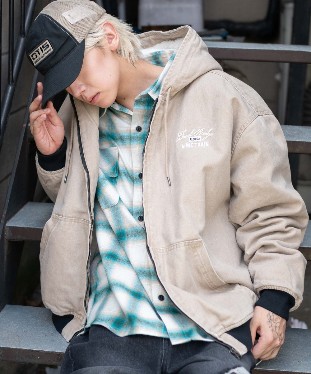 ベージュ モデル：175cm L着用