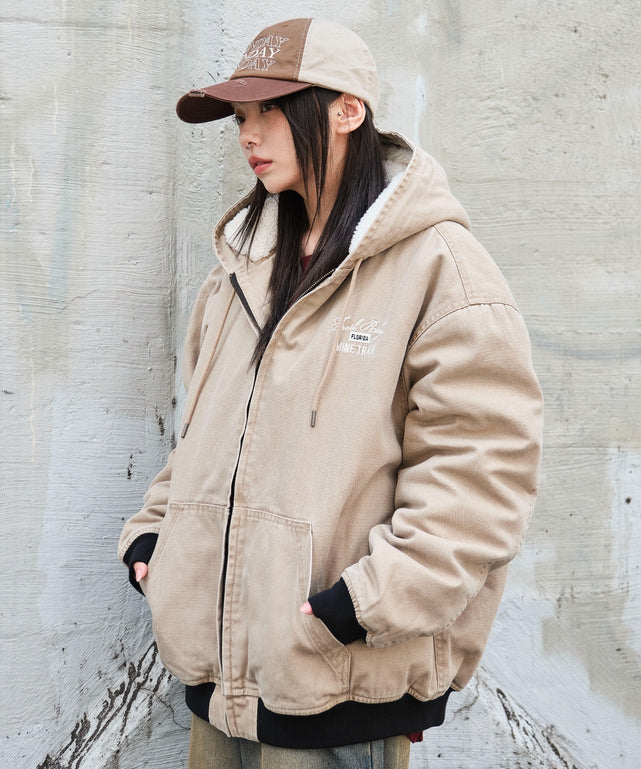 ベージュ モデル：159cm M着用