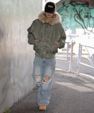 カーキ モデル：175cm L着用