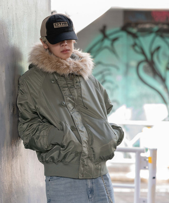 カーキ モデル：175cm L着用