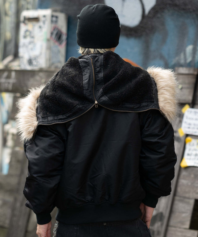 ブラック モデル：175cm L着用