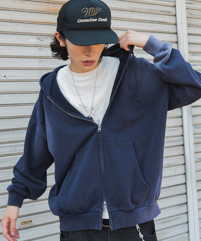ネイビー モデル：182cm L着用