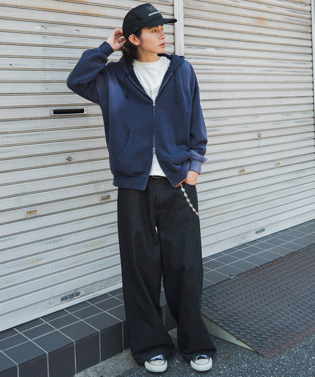 ネイビー モデル：182cm L着用