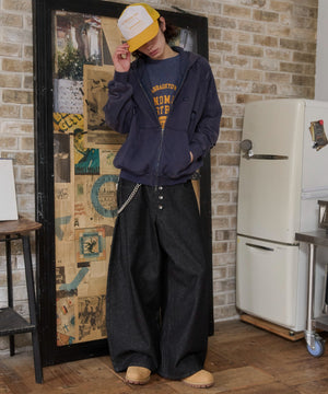 ネイビー モデル：182cm L着用