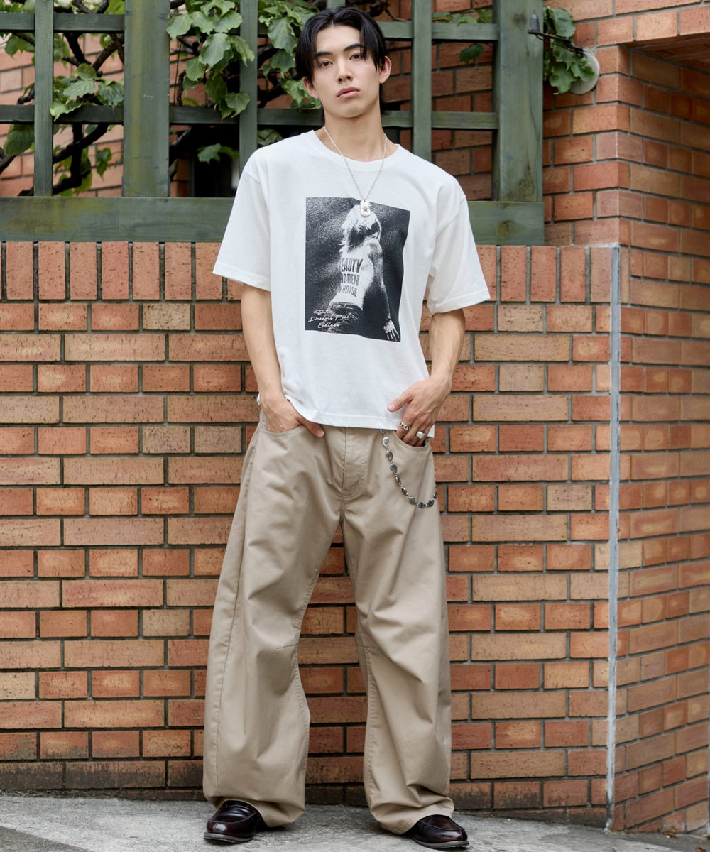 ホワイト　モデル：175cm L着用　