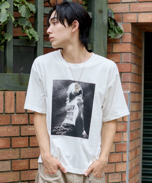 ホワイト　モデル：175cm L着用　