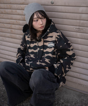 柄１　モデル：159cm L着用