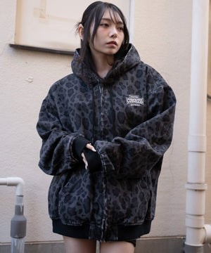 柄２　モデル：159cm L着用